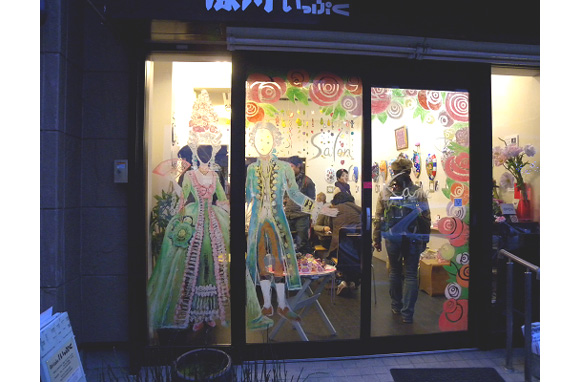 Salon de Kame 亀フェア2012でyunさん、ひさよさんの窓アート＠深川いっぷく(2012年3月28日〜4月8日)