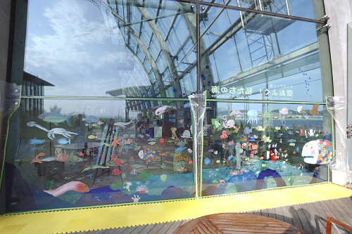 アクアマリンふくしま水族館でのワークショップ:キッズアート展「空およぐ！私たちの海」にキットパスで協力参加しました。(2012年9月22日､23日)